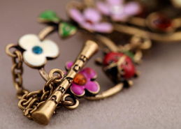 女人飾界 歐美復(fù)古手鏈批發(fā)，開啟時尚飾品新篇章